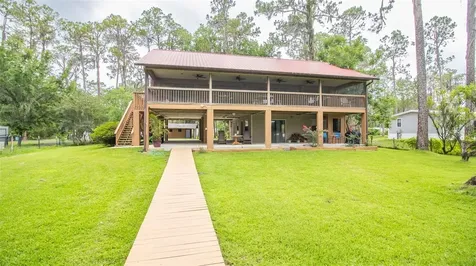 303 Riley Lake Drive Hawthorne FL 32640