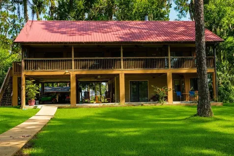 303 Riley Lake Drive Hawthorne FL 32640