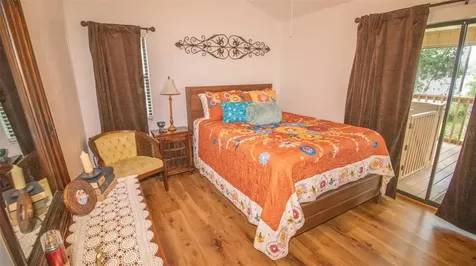 303 Riley Lake Drive Hawthorne FL 32640