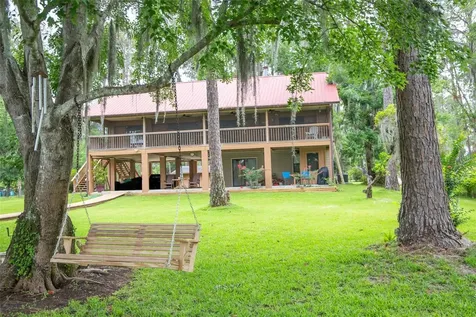 303 Riley Lake Drive Hawthorne FL 32640