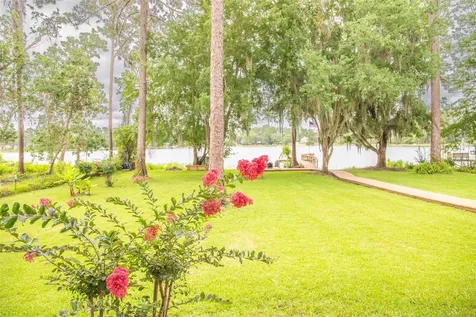 303 Riley Lake Drive Hawthorne FL 32640