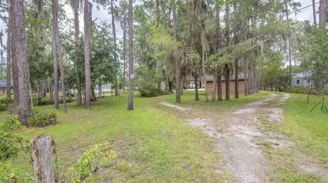 303 Riley Lake Drive Hawthorne FL 32640