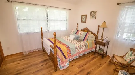 303 Riley Lake Drive Hawthorne FL 32640