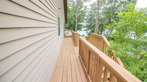 303 Riley Lake Drive Hawthorne FL 32640