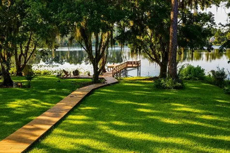 303 Riley Lake Drive Hawthorne FL 32640