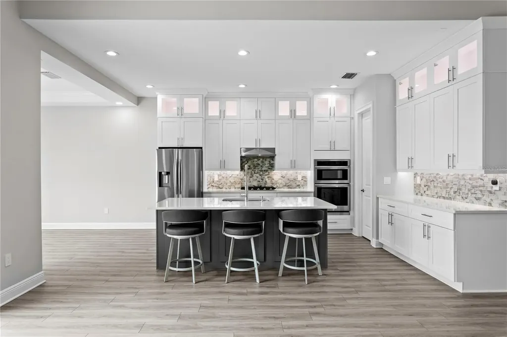 11 Franklin Court S St Petersburg FL 33711
