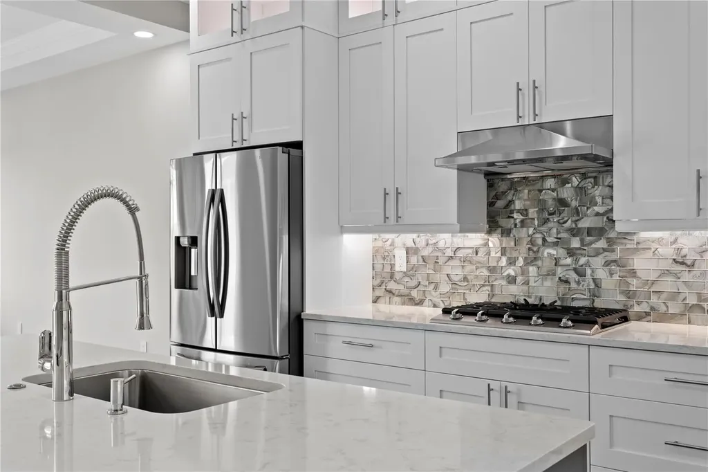 11 Franklin Court S St Petersburg FL 33711