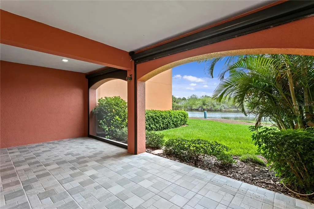 11 Franklin Court S St Petersburg FL 33711
