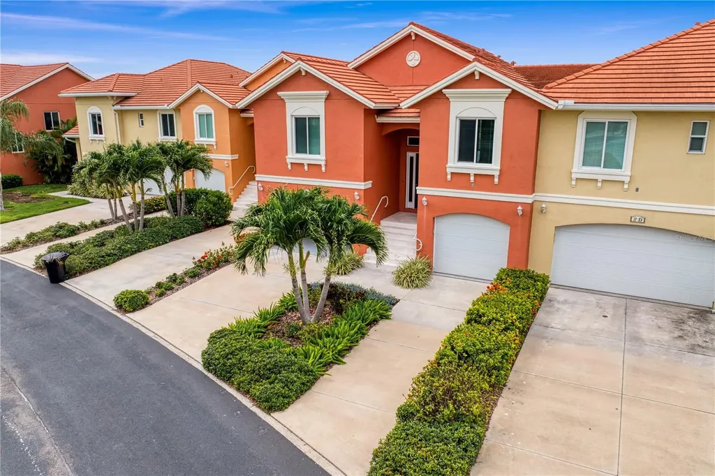 11 Franklin Court S St Petersburg FL 33711