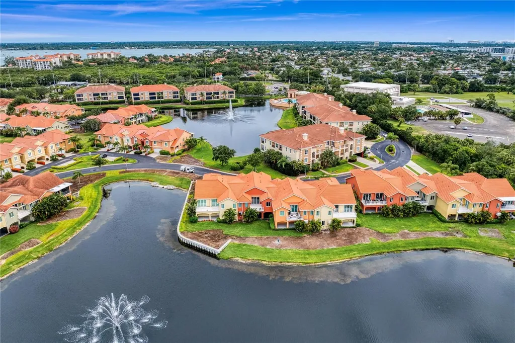 11 Franklin Court S St Petersburg FL 33711