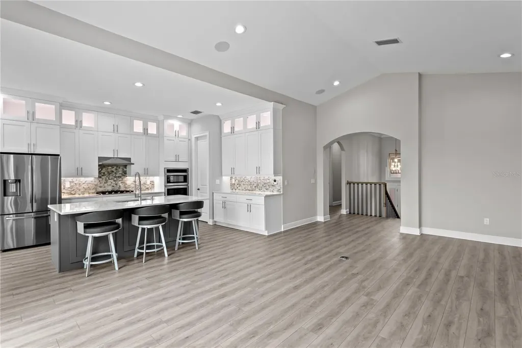 11 Franklin Court S St Petersburg FL 33711