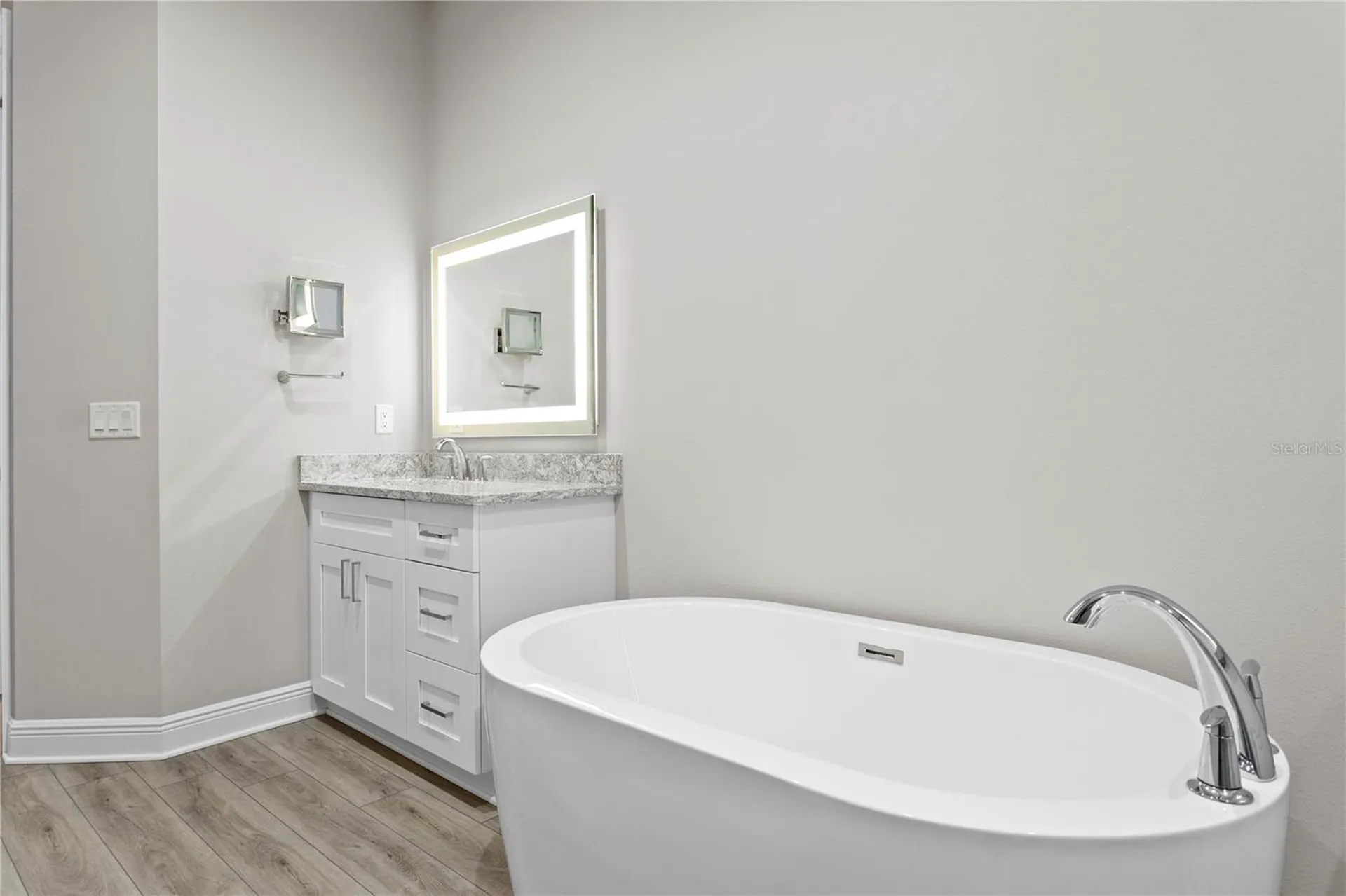 11 Franklin Court S St Petersburg FL 33711