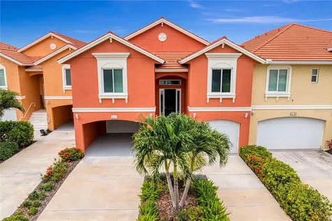 11 Franklin Court S St Petersburg FL 33711