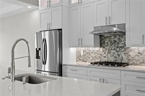 11 Franklin Court S St Petersburg FL 33711