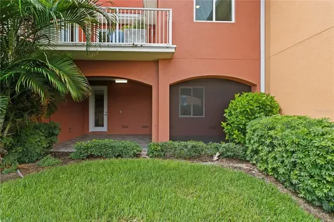 11 Franklin Court S St Petersburg FL 33711