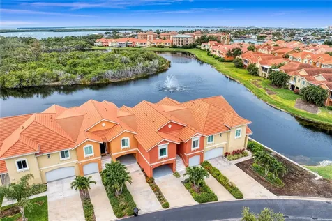 11 Franklin Court S St Petersburg FL 33711