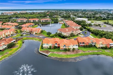 11 Franklin Court S St Petersburg FL 33711