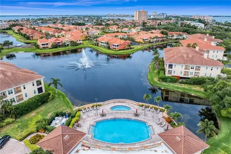 11 Franklin Court S St Petersburg FL 33711