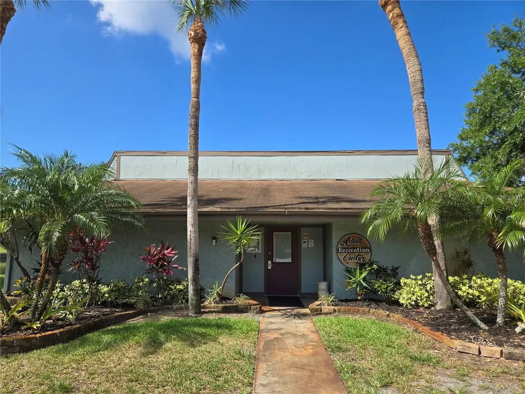 6305 Newtown Circle Tampa FL 33615