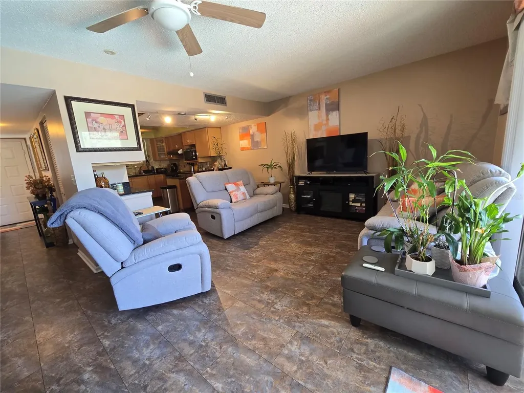 6305 Newtown Circle Tampa FL 33615