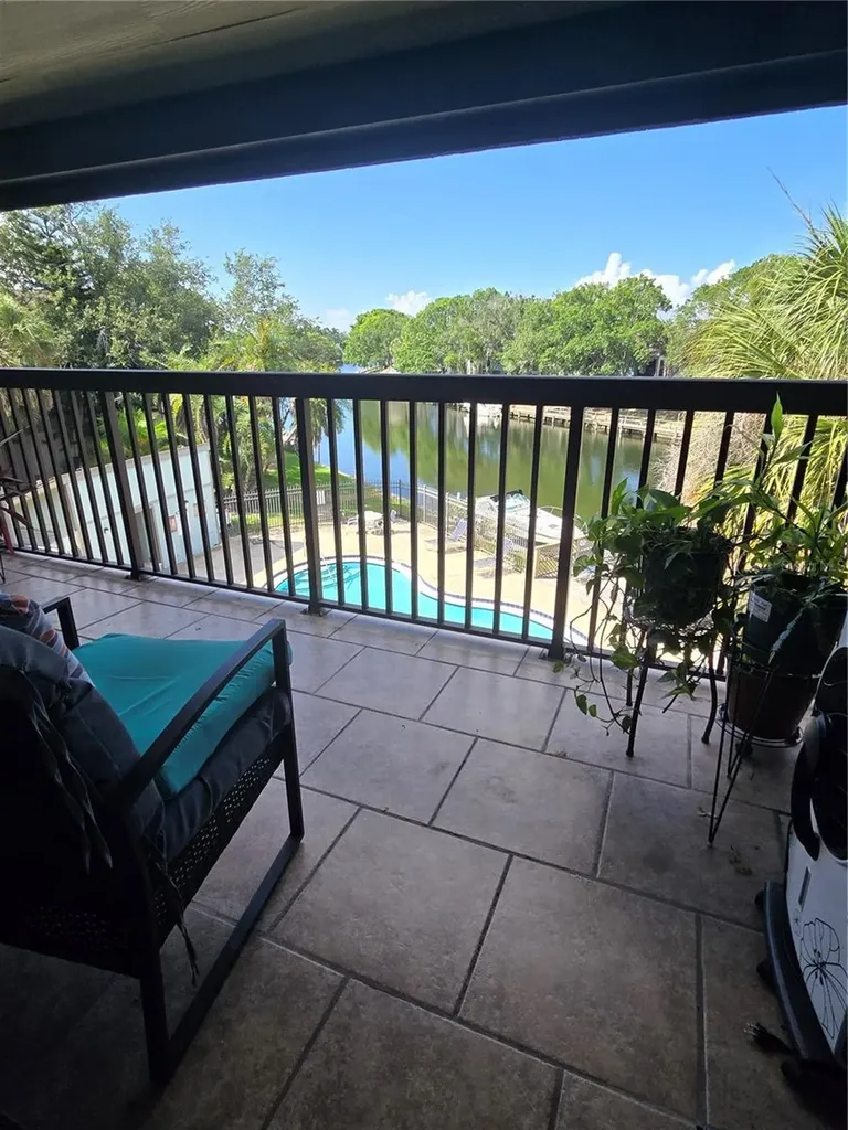6305 Newtown Circle Tampa FL 33615