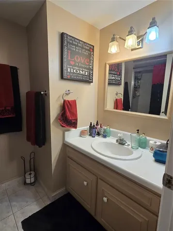 6305 Newtown Circle Tampa FL 33615