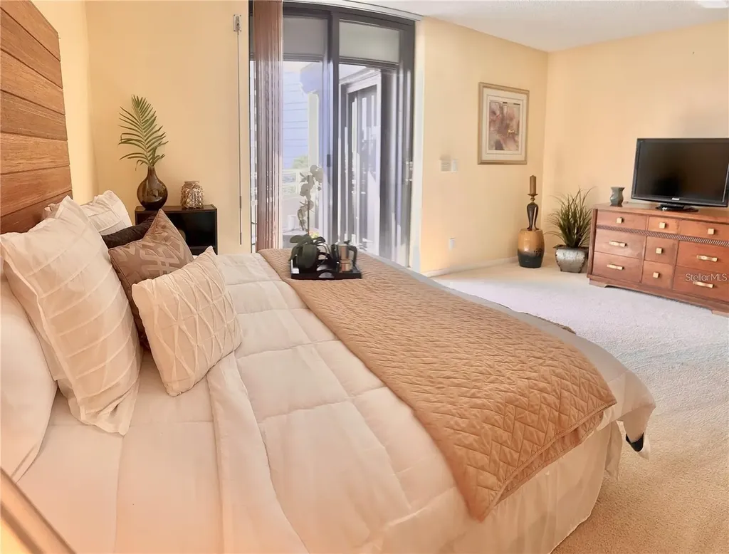 5950 Pelican Bay Plaza S Gulfport FL 33707