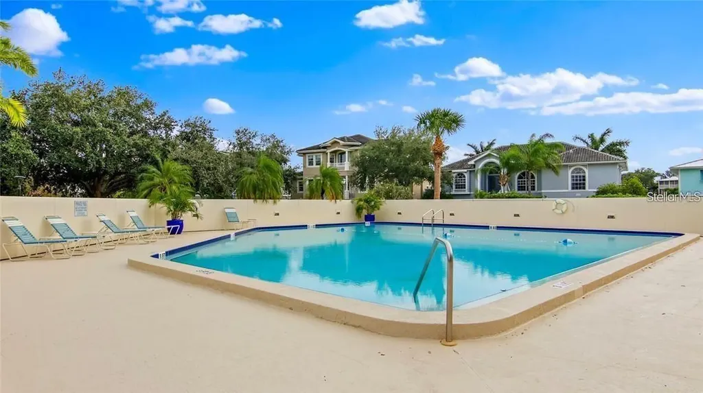 5950 Pelican Bay Plaza S Gulfport FL 33707