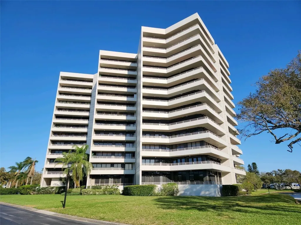 5950 Pelican Bay Plaza S Gulfport FL 33707