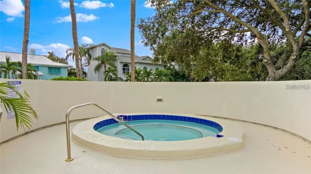 5950 Pelican Bay Plaza S Gulfport FL 33707