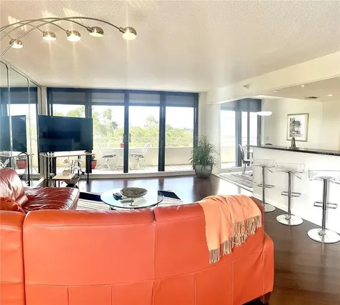 5950 Pelican Bay Plaza S Gulfport FL 33707