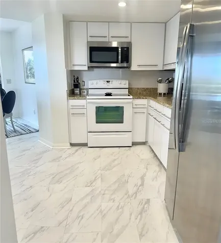 5950 Pelican Bay Plaza S Gulfport FL 33707