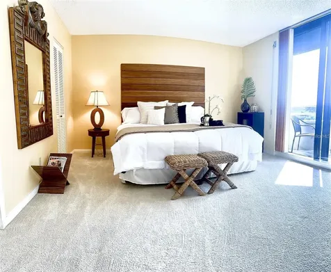 5950 Pelican Bay Plaza S Gulfport FL 33707