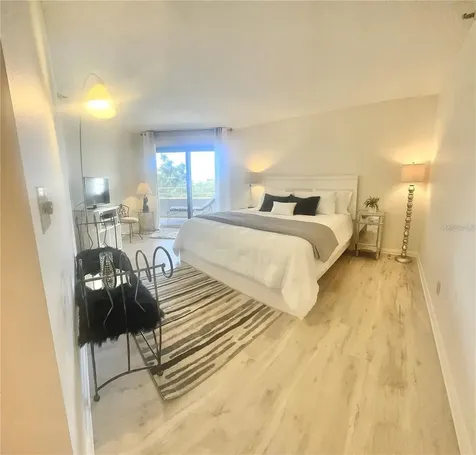 5950 Pelican Bay Plaza S Gulfport FL 33707
