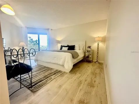 5950 Pelican Bay Plaza S Gulfport FL 33707