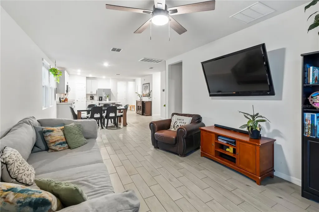 551 Amadoras Way St Cloud FL 34771