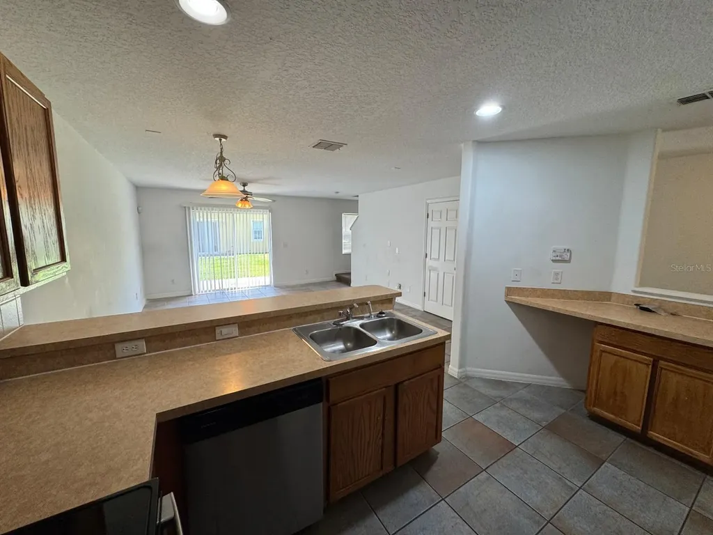 561 Cresting Oak Circle Orlando FL 32824