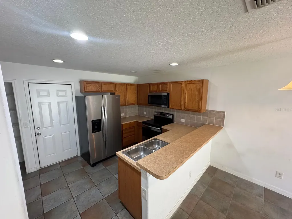 561 Cresting Oak Circle Orlando FL 32824