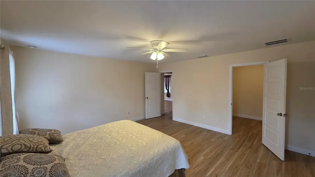 200 Hour Glass Circle Hawthorne FL 32640
