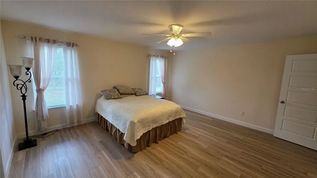 200 Hour Glass Circle Hawthorne FL 32640
