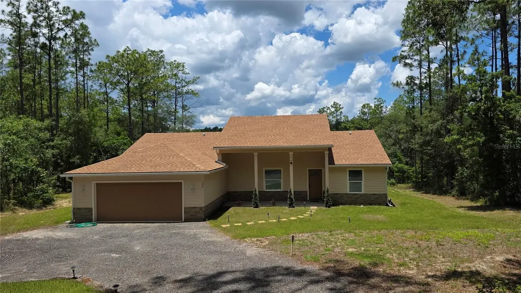 200 Hour Glass Circle Hawthorne FL 32640
