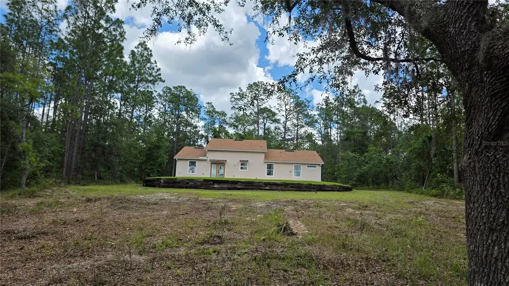 200 Hour Glass Circle Hawthorne FL 32640