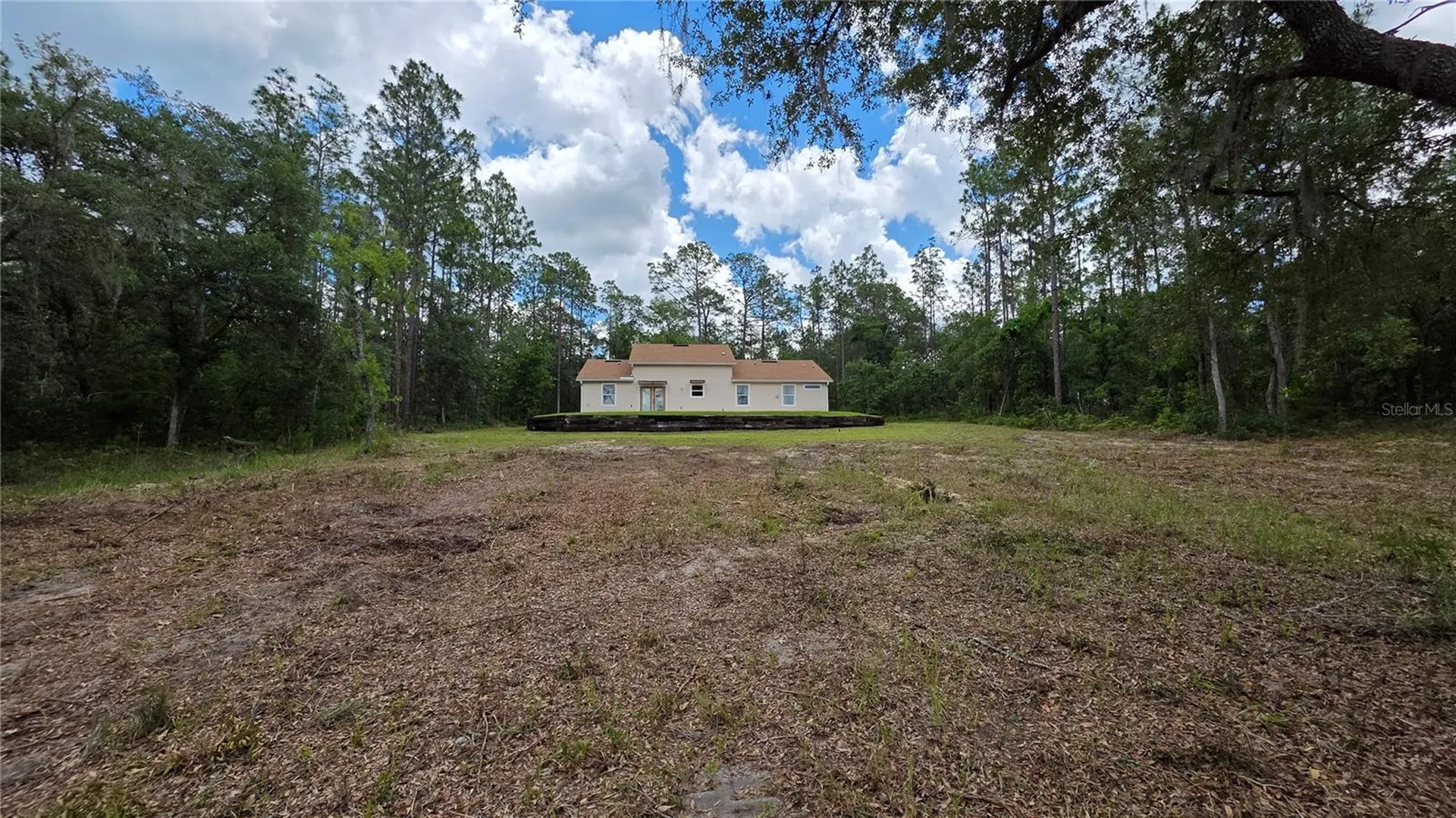 200 Hour Glass Circle Hawthorne FL 32640