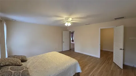 200 Hour Glass Circle Hawthorne FL 32640