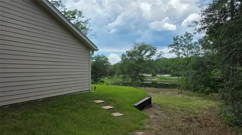 200 Hour Glass Circle Hawthorne FL 32640