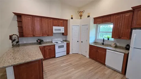 200 Hour Glass Circle Hawthorne FL 32640