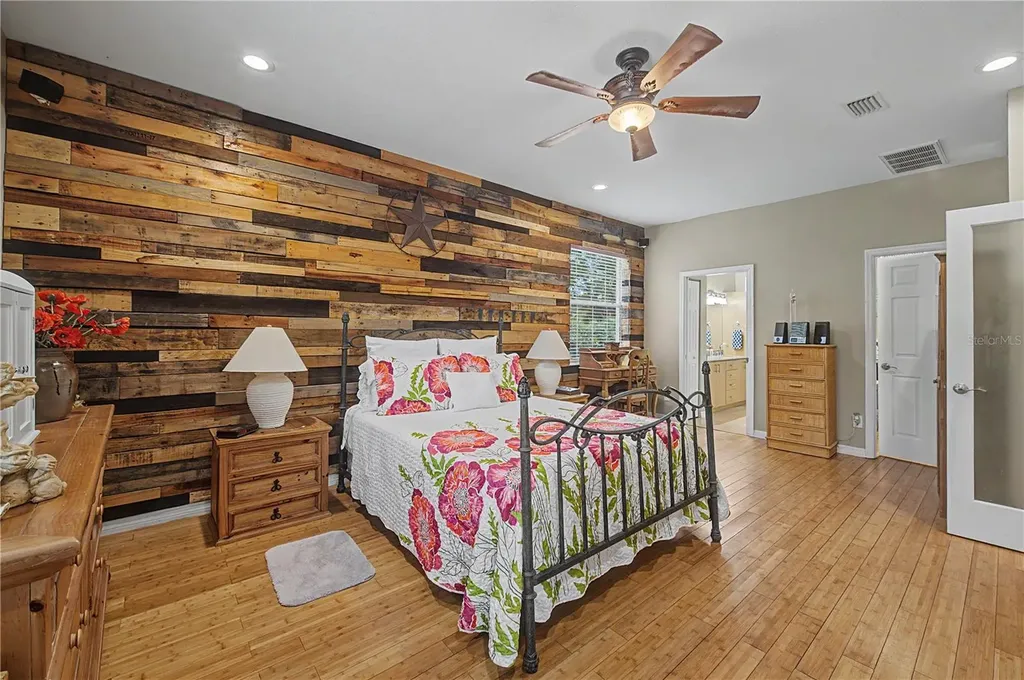 2216 Pinecrest Drive Lutz FL 33549