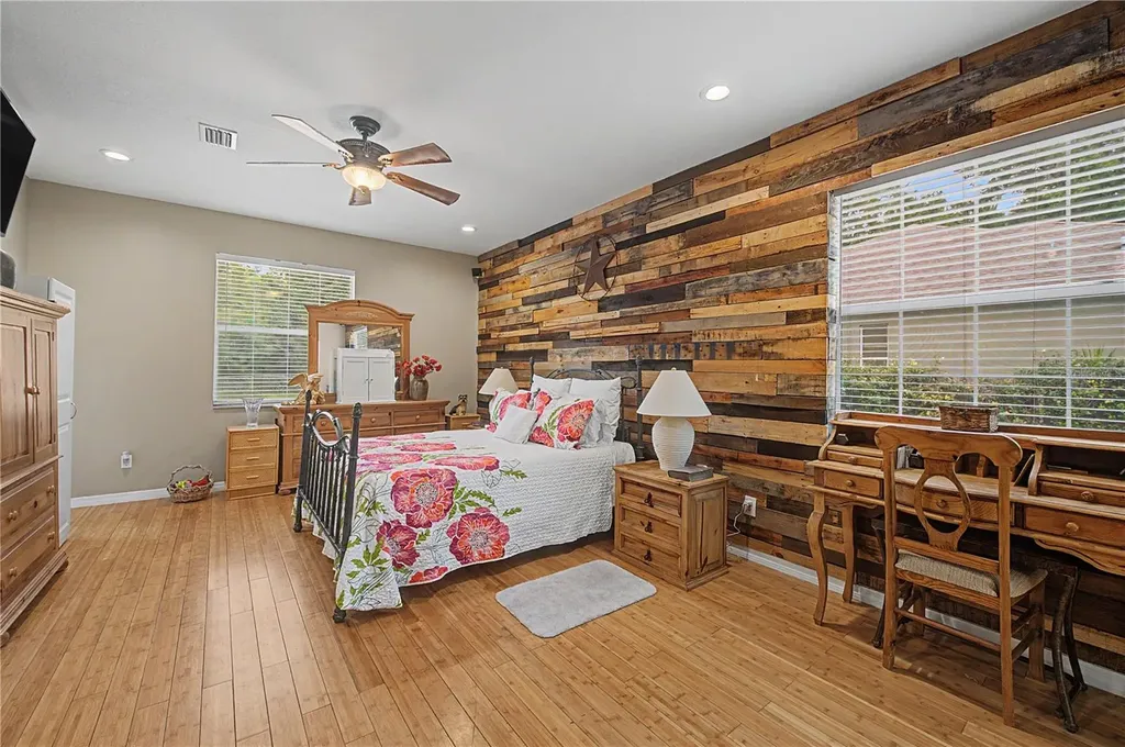 2216 Pinecrest Drive Lutz FL 33549