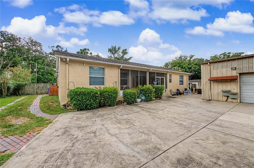 2216 Pinecrest Drive Lutz FL 33549
