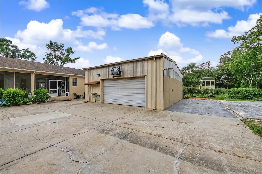 2216 Pinecrest Drive Lutz FL 33549